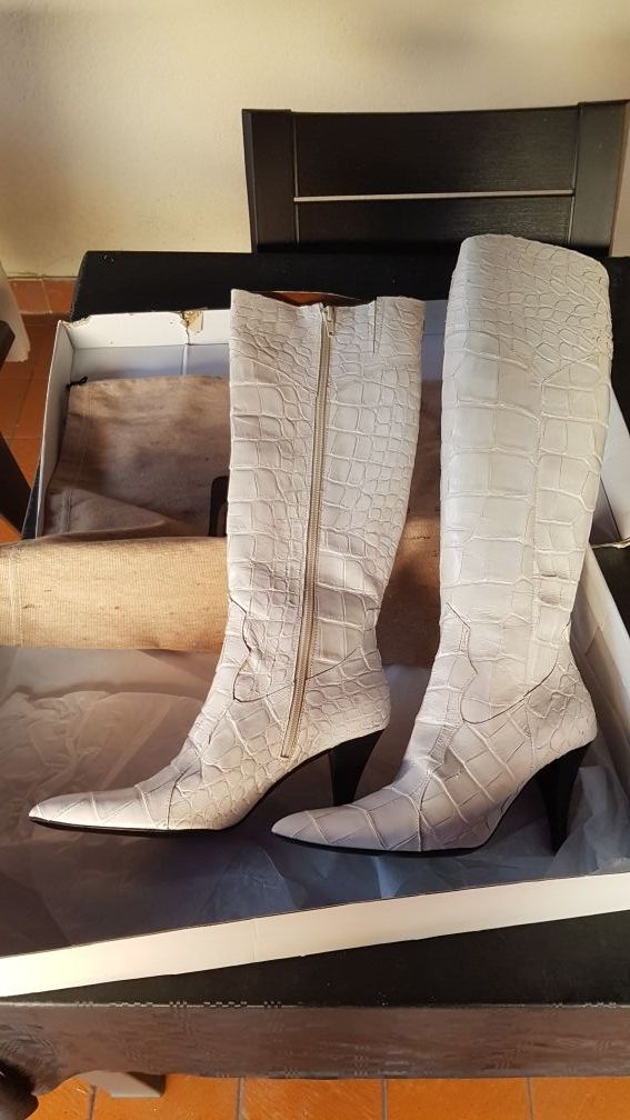 botas de piel de cocodrilo
