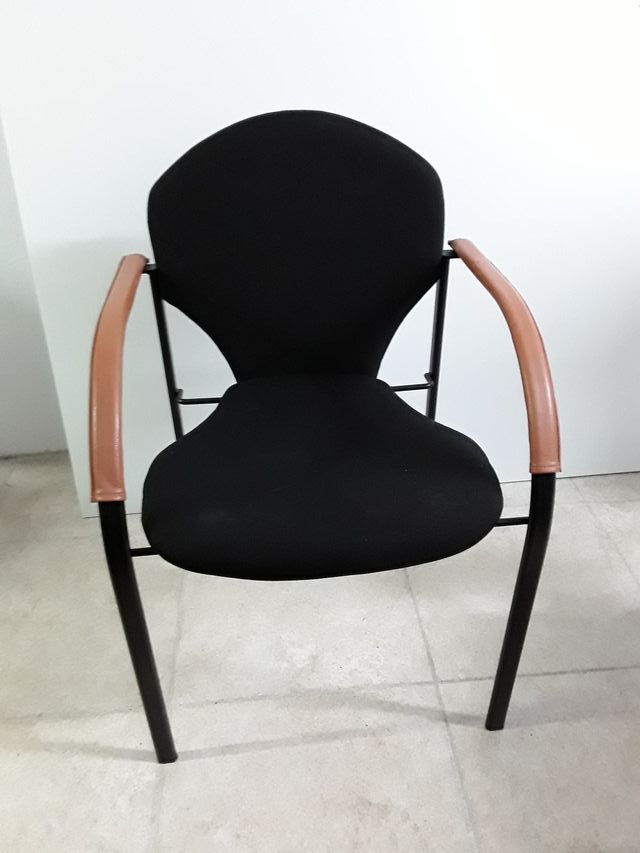SILLAS FIJAS OFICINA de segunda mano por 20 € en Camas en WALLAPOP SILLAS FIJAS OFICINA de segunda mano por 20 € en Camas en WALLAPOP