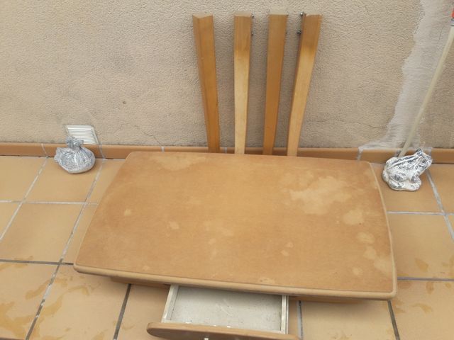 Mesa madera para cocina de segunda mano por 30 € en Figueres en WALLAPOP Mesa madera para cocina de segunda mano por 30 € en Figueres en WALLAPOP