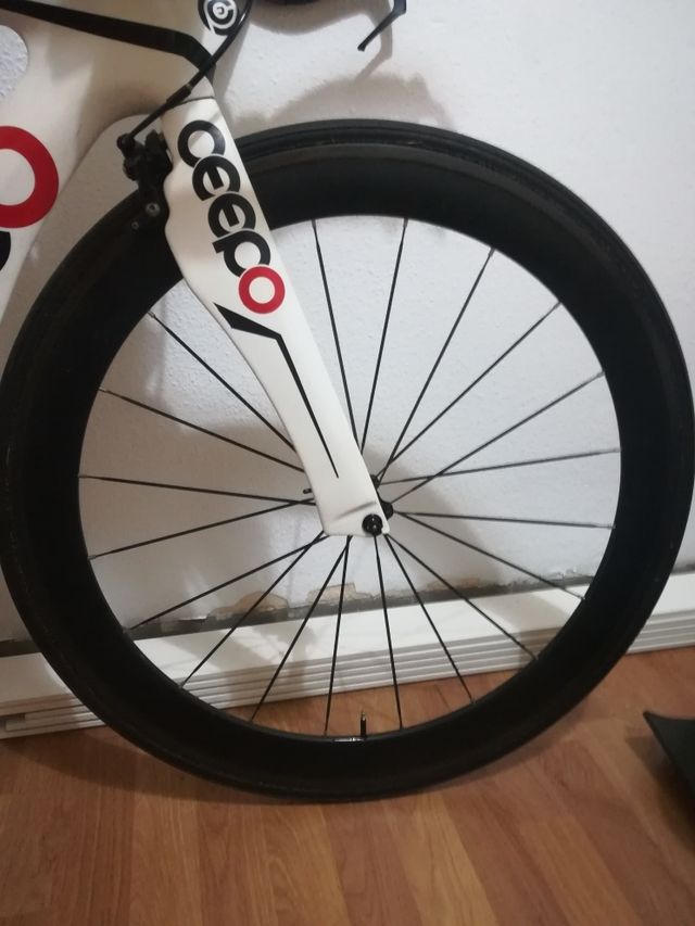 rueda delantera perfil 50 carbono bicicleta
