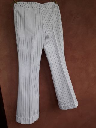 Pantalón blanco rayas Bershka de segunda mano por 10 EUR en Oviedo en  WALLAPOP