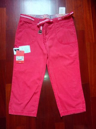 3x2 Pantalón mujer pirata Jocavi verano de segunda mano por 25 EUR en  Barcelona en WALLAPOP