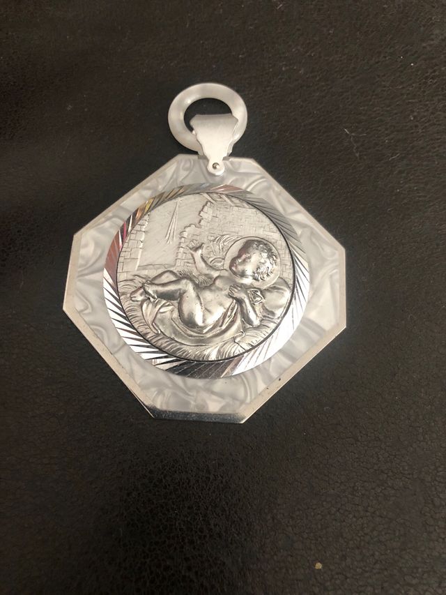 Medalla cuna vintage