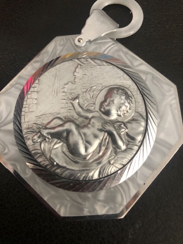 Medalla cuna vintage