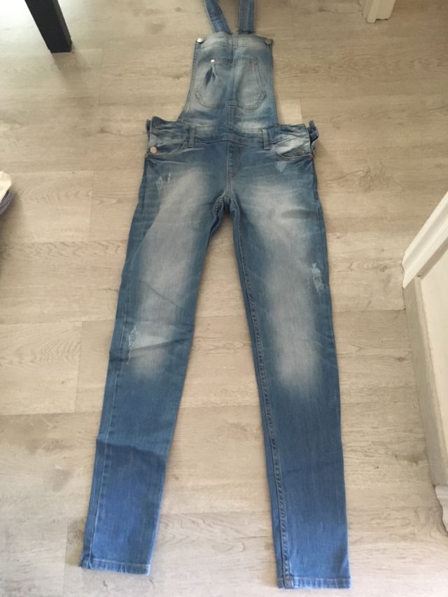 Mono vaquero talla 34 stradivarius