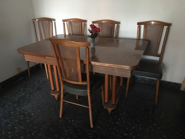 Mesa comedor + 6 sillas de segunda mano por 85 € en Valencia en WALLAPOP Mesa comedor + 6 sillas de segunda mano por 85 € en Valencia en WALLAPOP