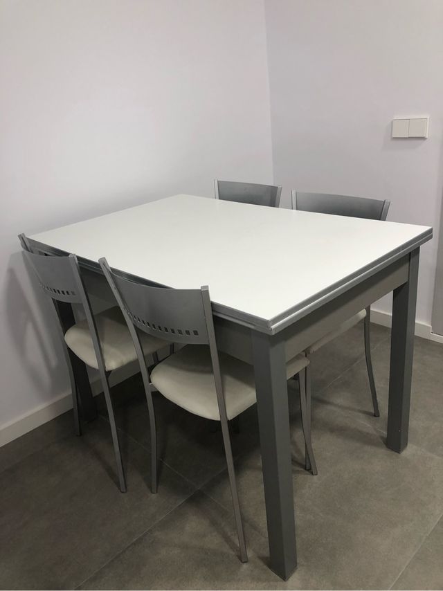 Mesa cocina blanca extensible (con sillas o sin) de segunda mano por ... Mesa cocina blanca extensible (con sillas o sin) de segunda mano por ...