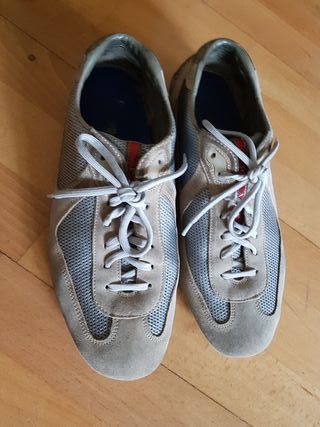 PRADA zapatos hombre de segunda mano por 49 EUR en Barcelona en WALLAPOP