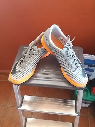 Botas Nike Mercurial X CR7 Multitacos de segunda mano por 15 EUR en  Residencia Nuestra Señora del Pilar en WALLAPOP
