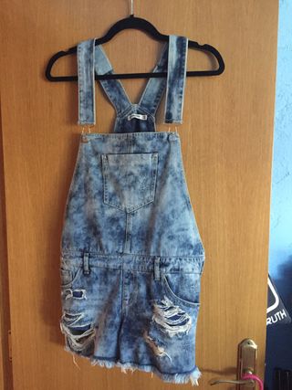 Peto\\\\Mono Vaquero Stradivarius de segunda mano por 12 EUR en Taradell en  WALLAPOP