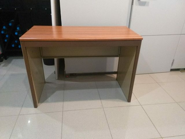 Mesa auxiliar oficina de segunda mano por 50 € en Valencia en WALLAPOP Mesa auxiliar oficina de segunda mano por 50 € en Valencia en WALLAPOP