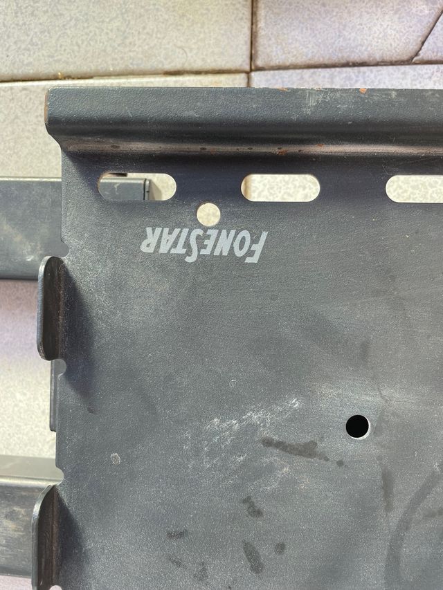 Supporto da parete per TV a 2 scomparti