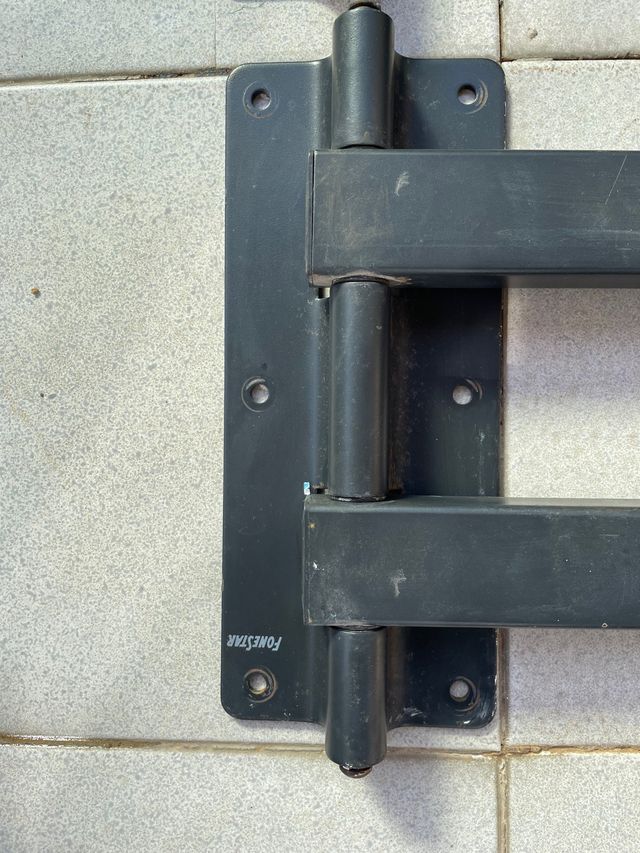 Supporto da parete per TV a 2 scomparti