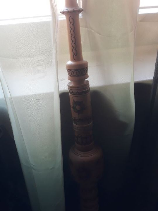 pipa decoracion en madera tallada