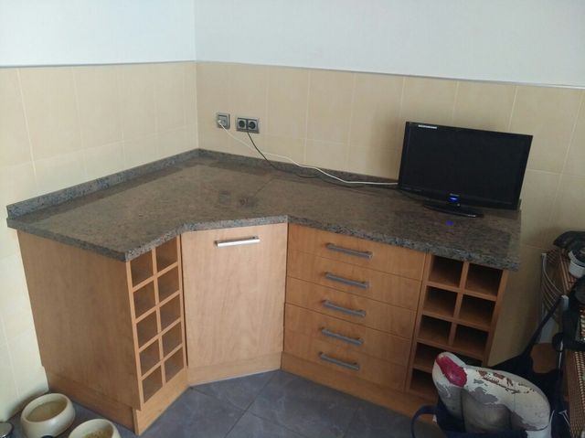 Mueble auxiliar cocina de segunda mano por 170 € en Lleida en WALLAPOP Mueble auxiliar cocina de segunda mano por 170 € en Lleida en WALLAPOP