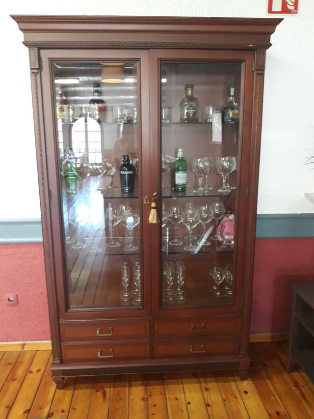 Vitrina comedor de segunda mano por 250 € en Granollers en WALLAPOP Vitrina comedor de segunda mano por 250 € en Granollers en WALLAPOP