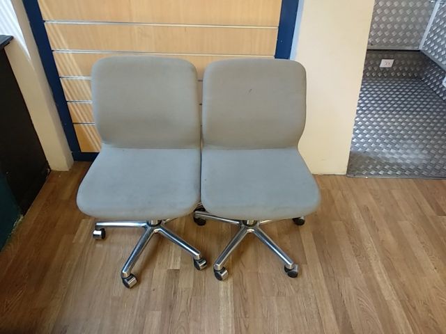 Sillas oficina giratorias a gas elevables de segunda mano por 25 ... Sillas oficina giratorias a gas elevables de segunda mano por 25 ...