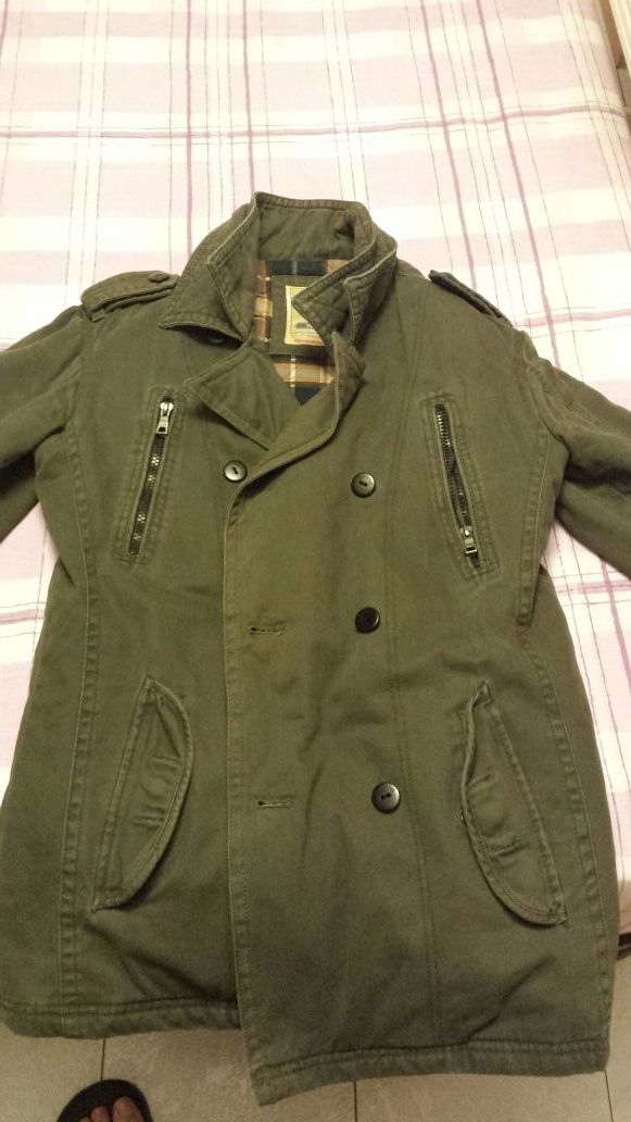Chaqueta tres cuartos de segunda mano por 15 € en Toledo en WALLAPOP Chaqueta tres cuartos de segunda mano por 15 € en Toledo en WALLAPOP