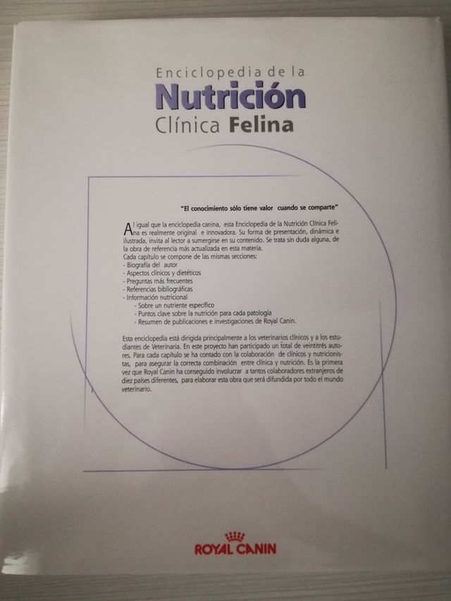 Libro de veterinaria de nutrición felina.