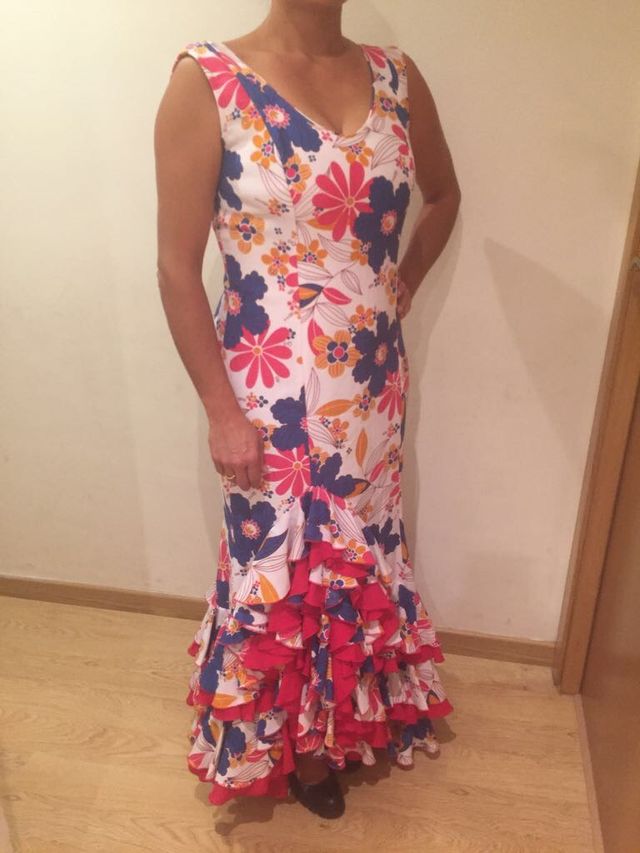 Trajes de flamencas y El Rocío/ 45 € unidad