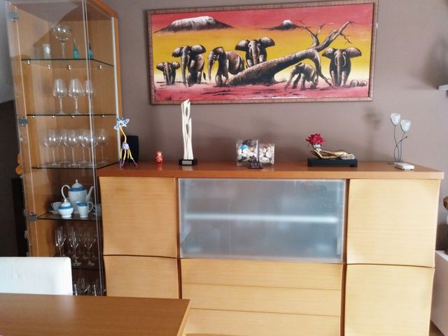 Mueble, vitrina, mesa comedor + sillas PIFERRER de segunda mano por ... Mueble, vitrina, mesa comedor + sillas PIFERRER de segunda mano por ...