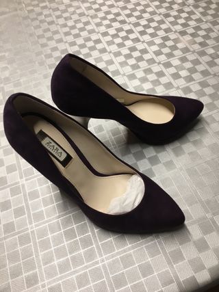 Zapatos Salón Morado Zara Talla 36 de segunda mano por 18 EUR en Ciudad  Real en WALLAPOP