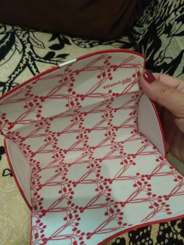 Funda Elizabeth Arden para gafas