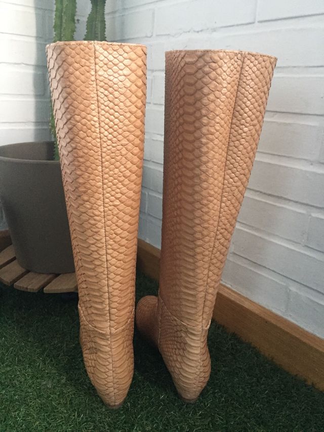 Botas nuevas Uterqüe efecto escamas