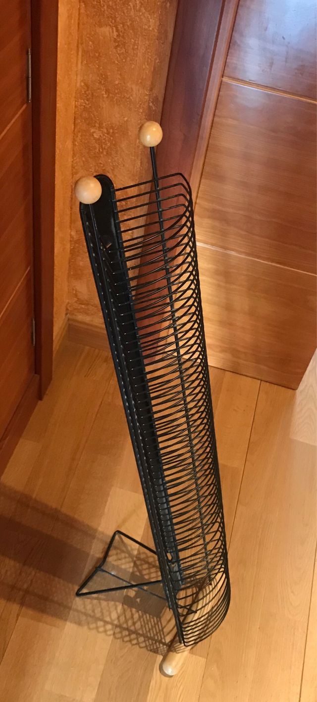 Mueble soporte cds