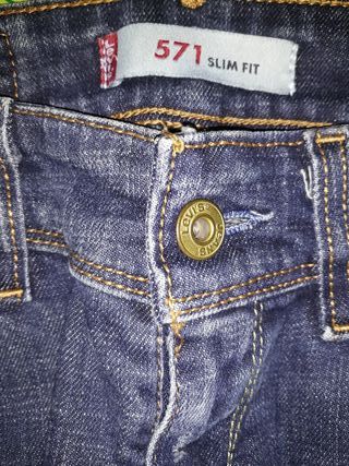 Pantalones jeans Levi\\'s 571 Slim fit de segunda mano por 10 EUR en Sevilla  en WALLAPOP