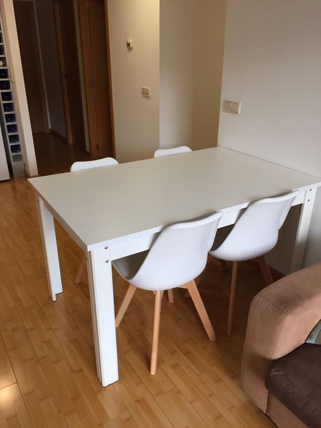 Mesa blanca comedor. de segunda mano por 100 € en Picassent en WALLAPOP Mesa blanca comedor. de segunda mano por 100 € en Picassent en WALLAPOP