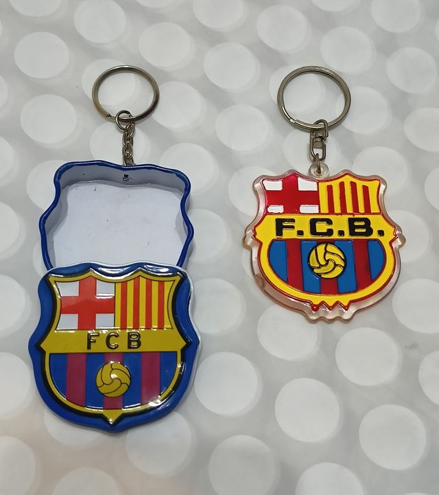 2 llaveros Metal y Acrílico F.C.B.