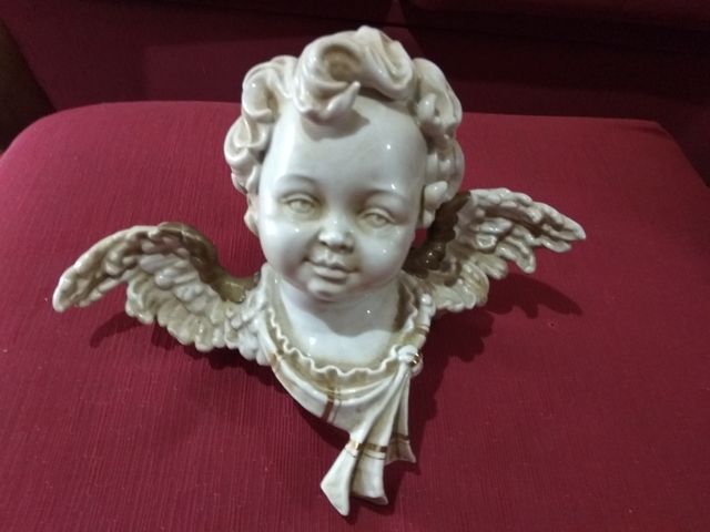 Ángel de porcelana