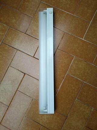 Pantalla fluorescente de segunda mano en Barcelona en WALLAPOP