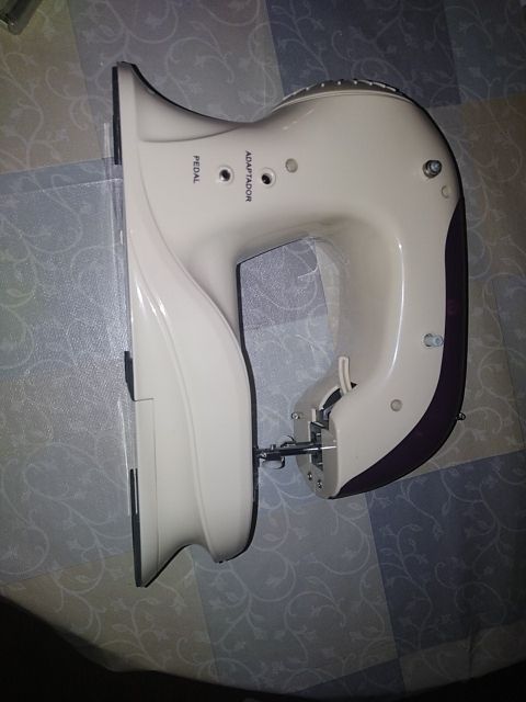 MAQUINA DE COSTURA