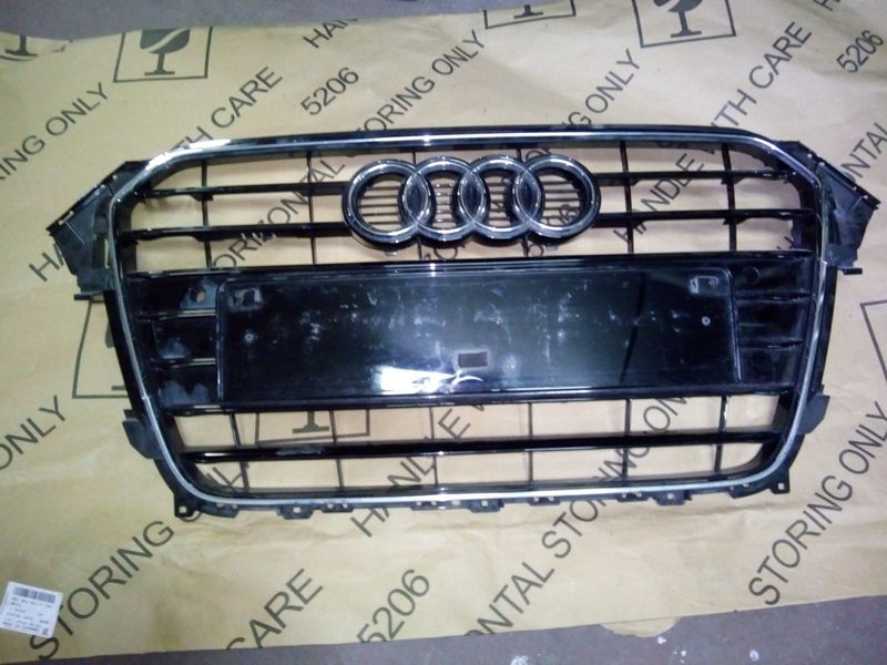 rejilla delantera de Audi A4 - foto 1