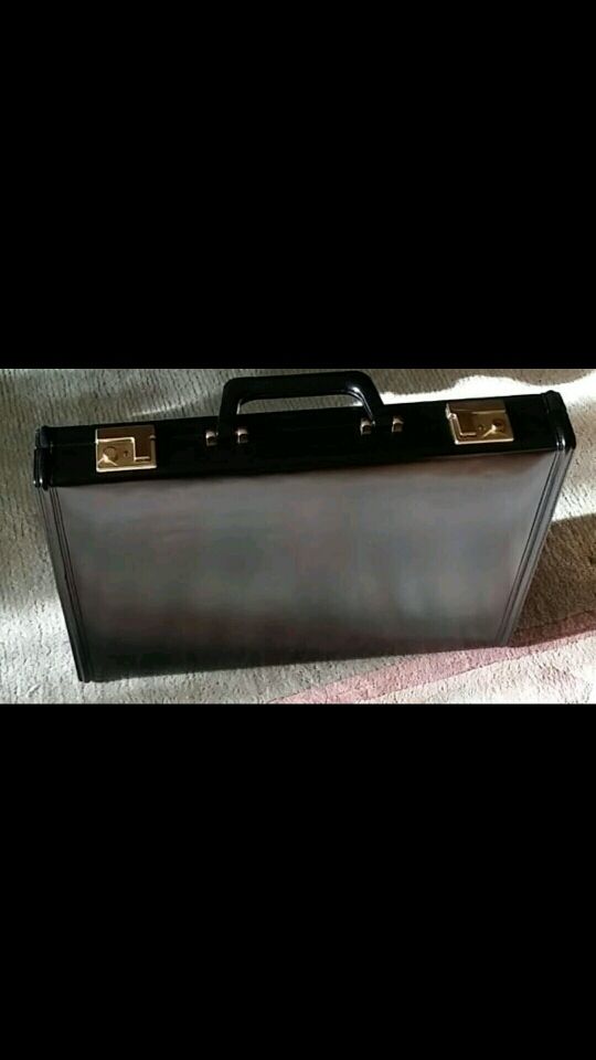 3 Maletines de piel  nuevos!!