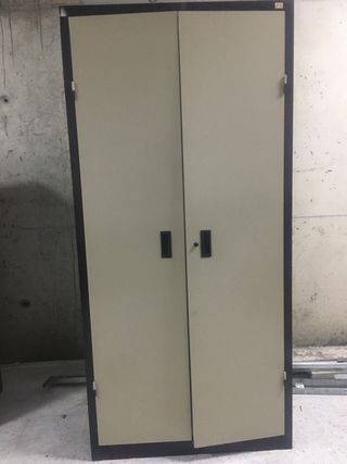 Armario para el garaje de segunda mano en WALLAPOP