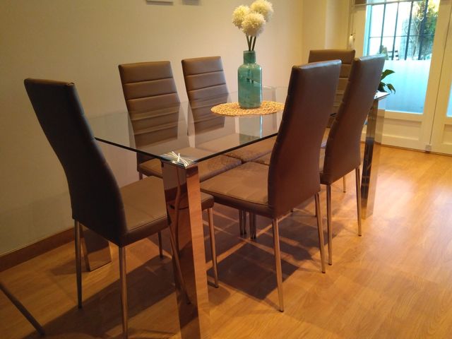 Mesa y sillas comedor de segunda mano por 420 € en Fuengirola en ... Mesa y sillas comedor de segunda mano por 420 € en Fuengirola en ...