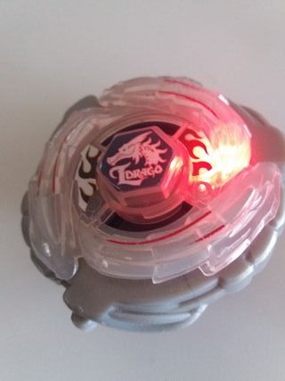 peonza beyblade con luz