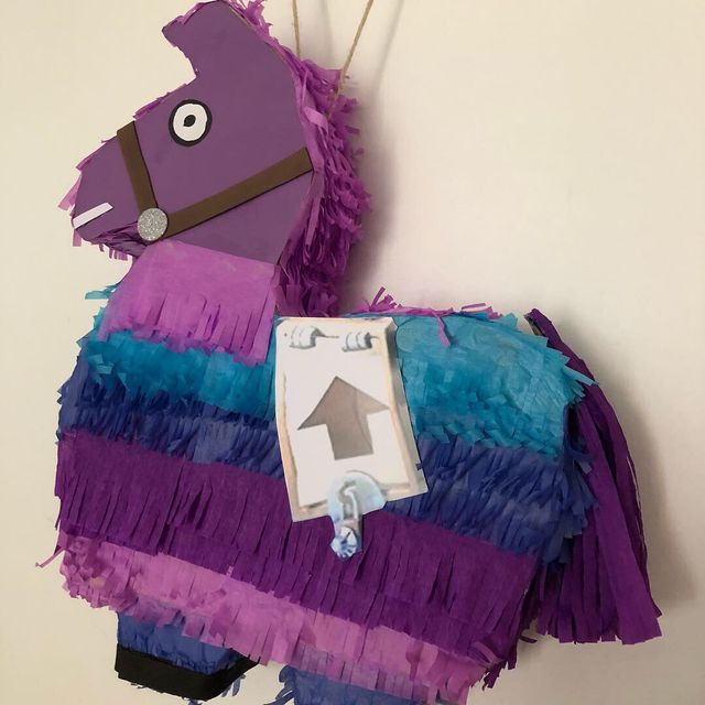 Piñata fortnite de segunda mano en Terrassa en WALLAPOP