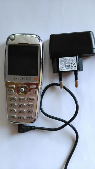 Lot De 2 Téléphones Mobiles Alcatel / SFR 101 – Senior, Neufs Ex-demo (old Stock)