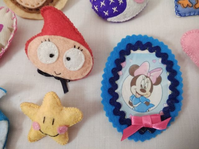 Broches de fieltro