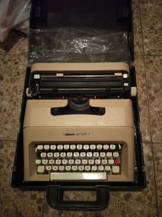 Resultado de imagen de maquina de escribir antigua