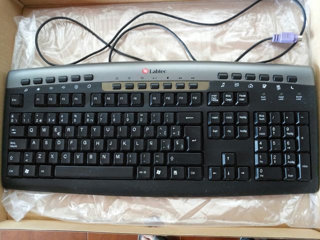 Teclado PC multimedia, incluye calculadora