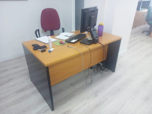 Mesa oficina de segunda mano por 75 € en Madrid en WALLAPOP Mesa oficina de segunda mano por 75 € en Madrid en WALLAPOP