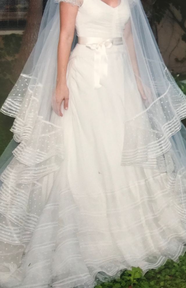 vestido de novia con velo de victorio y lucchino de segunda mano por