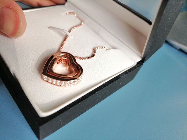 Collar  corazón de swarovskis de roberto torreta. 