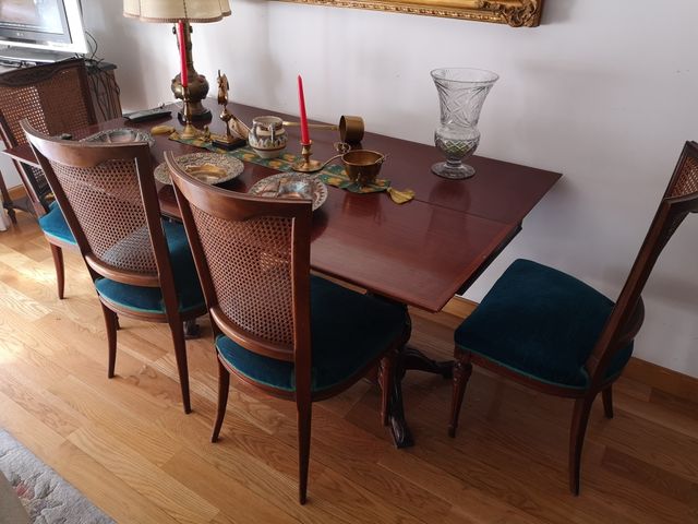 Mesa comedor y sillas de segunda mano por 160 € en León en WALLAPOP Mesa comedor y sillas de segunda mano por 160 € en León en WALLAPOP