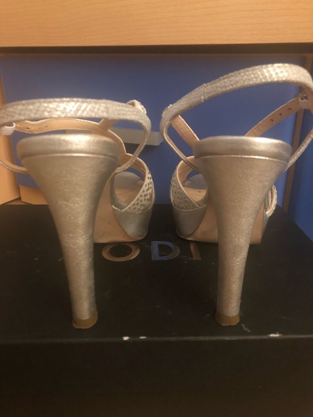 Sandalias plateadas Lodi